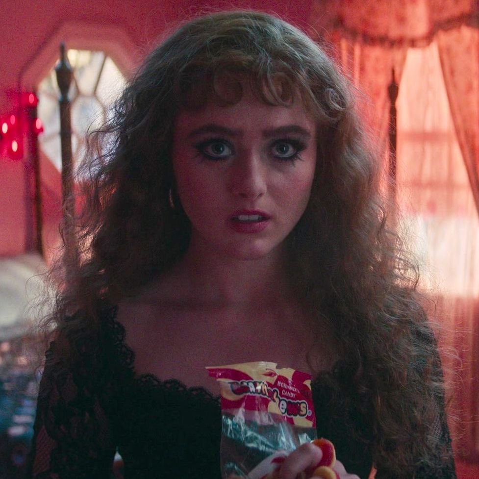 virgomoom's tweet image. beautiful women with big eyes and gorgeous curly hair save me