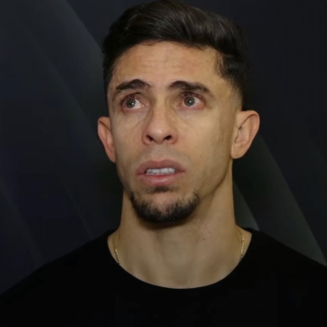 Gabriel Paulista: "Uzaktan da olsa Beşiktaş'ı tüm kalbimle destekleyeceğim. 

Bu kulüp her şeyin en iyisini hak ediyor."