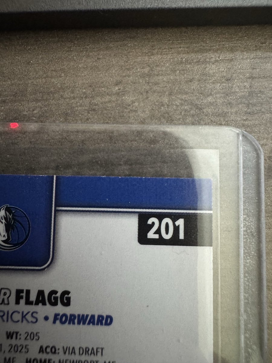 thalliddressing's tweet photo. I got this Cooper Flagg rookie and the only thing I can see keeping it from being a 10 is this whitening on the top edge. What are your thoughts? @CardPurchaser https://t.co/w8JceEG9Ab