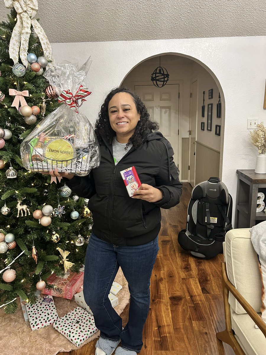 Christmas has passed, but the connection hasn’t.

Detective Jones and her mentees showing the power of mentorshipsnd connection. Just look at those smiles 💕

#OPFW #opfw #ImpactMade #FWPD