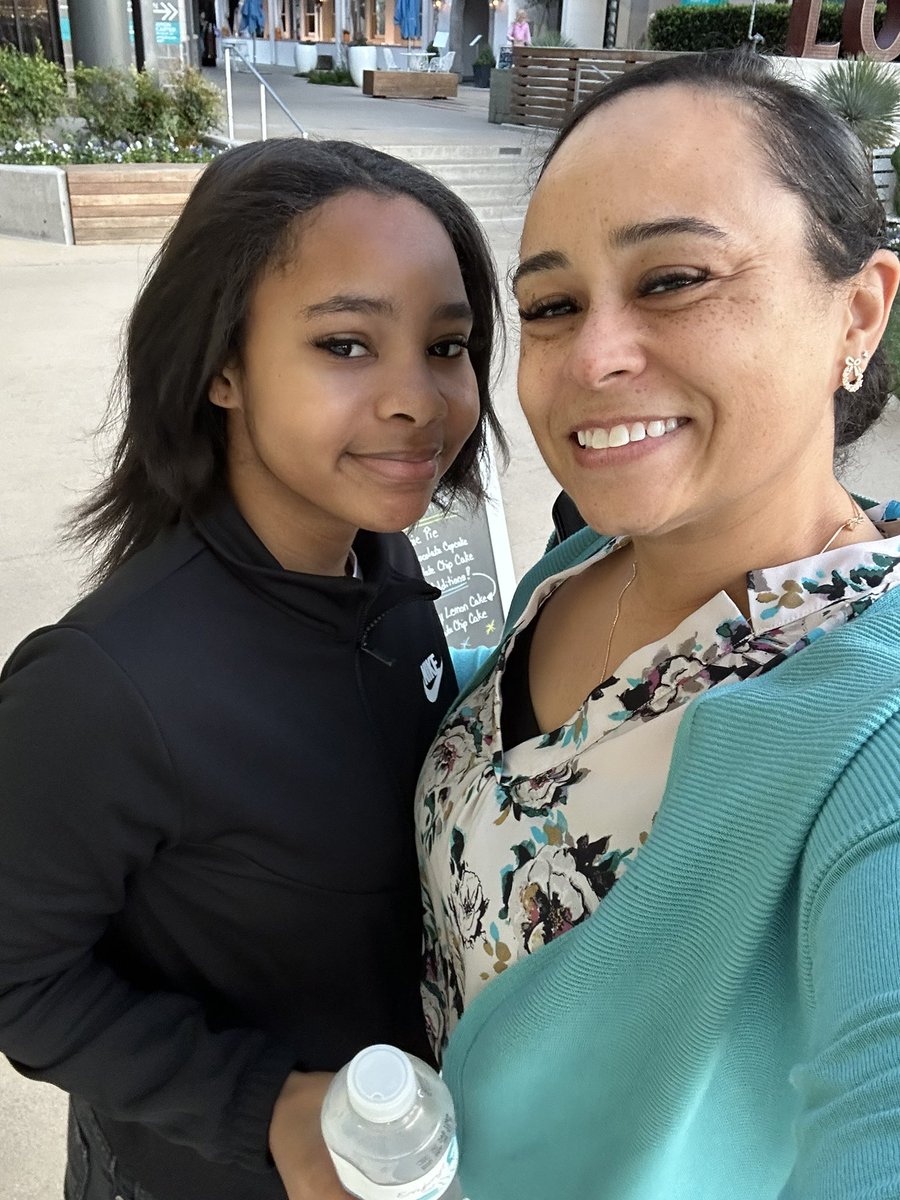 OP_FortWorth's tweet image. Christmas has passed, but the connection hasn’t.

Detective Jones and her mentees showing the power of mentorshipsnd connection. Just look at those smiles 💕

#OPFW #opfw #ImpactMade #FWPD
