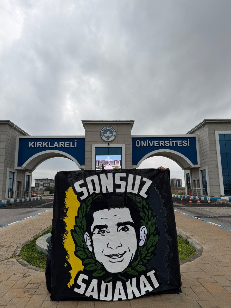 Bir Gün Gitsen Bile Hatıran Yeter

#SefaKalyaYardımlaşmaHaftası