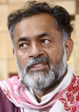 one987_'s tweet image. CIA agent no.003 in India

 @_YogendraYadav