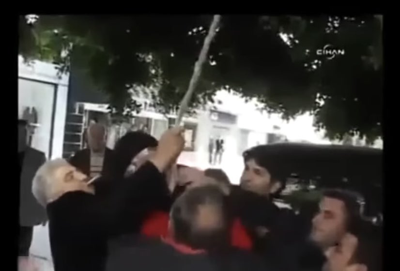 alkac_fatih's tweet photo. @Cyrus_Intel99 While saving a man hanging himself 🤣 https://t.co/pPI7l9WnNp