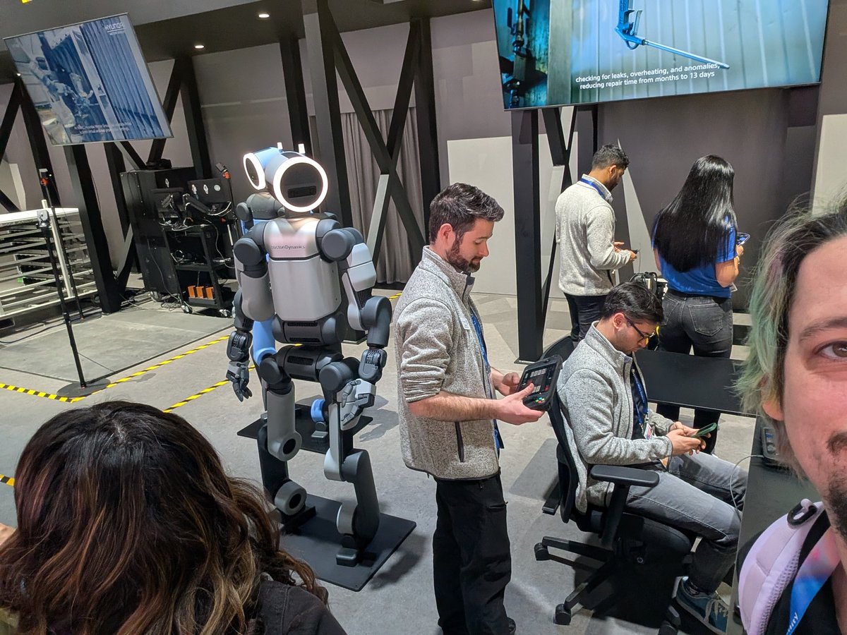 Felix (Daniel Molzahn) tweet media