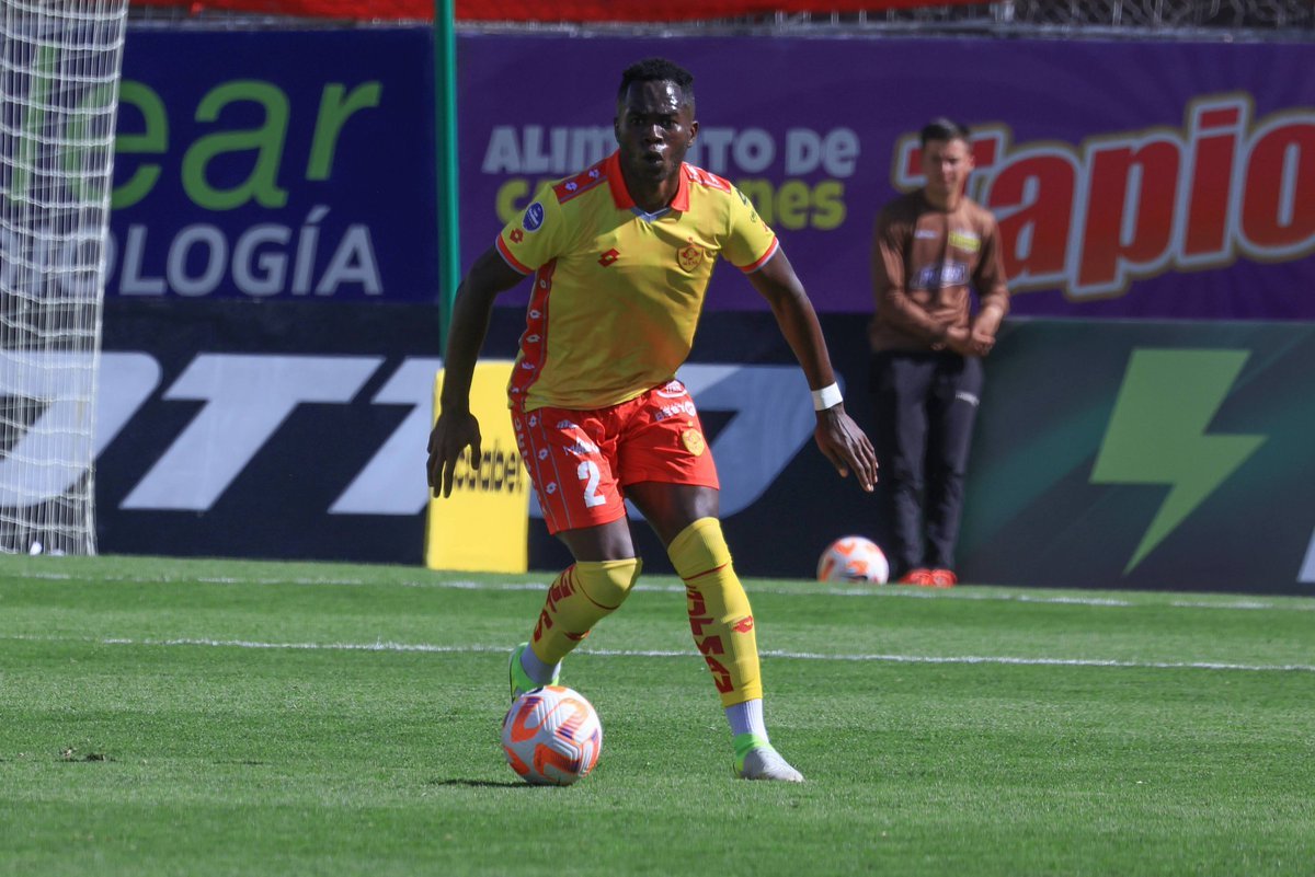 Estalin Segura, jugador que salió de @Aucas45, tendría ofertas de: - Un club de México - Chapecoense de Brasil - Emelec y Orense de Ecuador