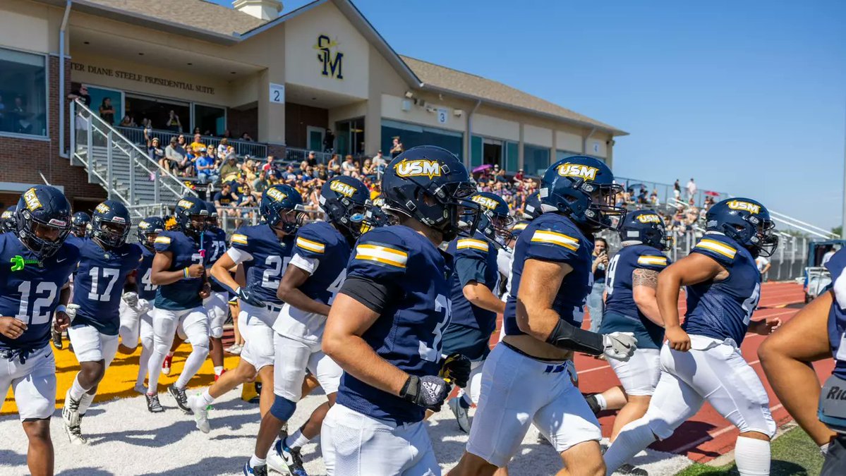 cmartinez_53's tweet image. After a great conversation with @taycalvert, I'm blessed to receive an offer from @Spire_Football! #AGTG 
@FBCAathletics @FBCA_Football @CoachMac_FBCA @Coach_Hoff28 @CoachBarnett15 @cwalling97 @Junglebjj1788 @TXPSMedia @High_Rizer38