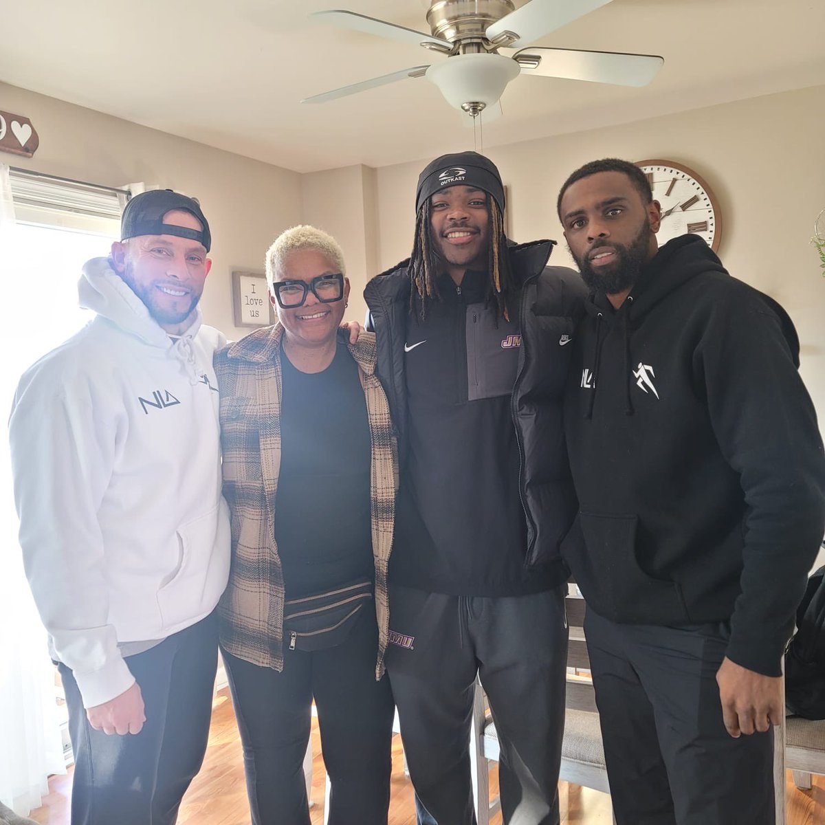 Dion Shaw tweet media