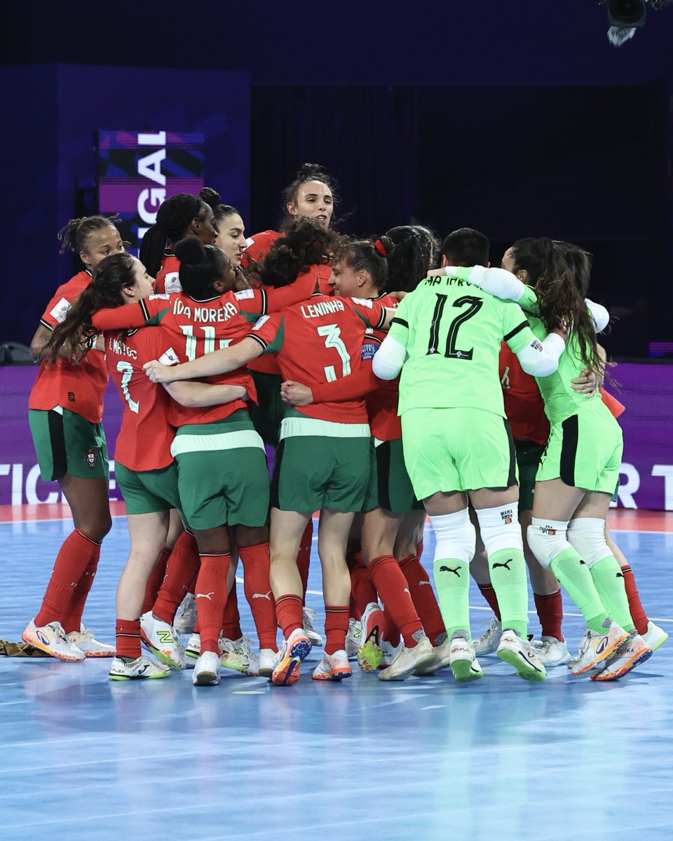 🏆✨ 𝗙𝘂𝘁𝘀𝗮𝗹 𝗣𝗹𝗮𝗻𝗲𝘁 𝗔𝘄𝗮𝗿𝗱𝘀

São 10 as nomeações com portugueses em destaque no ano de 2025 tanto no Futsal Masculino como no Feminino 🤩🇵🇹

🔗 𝗦𝗔𝗕𝗘 𝗠𝗔𝗜𝗦 👉 bit.ly/49a7XMV

#FazHistória | #FutsalPlanet