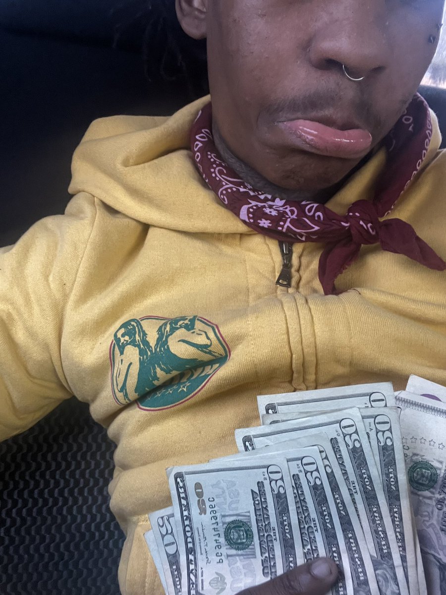 makehersayblatt's tweet image. The way I fuck on percocets she said that she can't handle it @hystericglamour