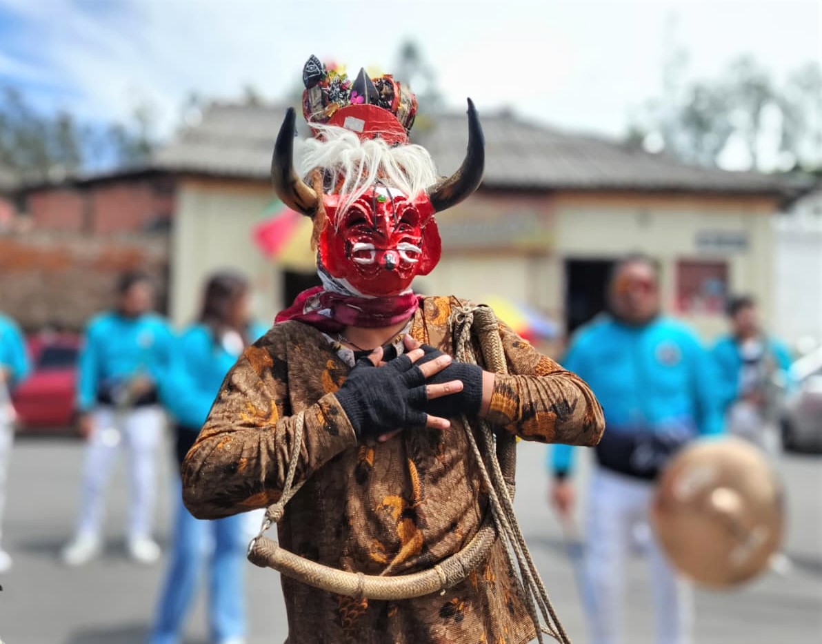 [TUNGURAHUA] 🎉👹Junto a la comunidad educativa, nos unimos a la fiesta del "Corso Estudiantil de la Alegría" en la Diablada de Píllaro, muestra vibrante de nuestra rica cultura y tradición.
#ElNuevoEcuador impulsa la participación estudiantil y honra con orgullo nuestras raíces.