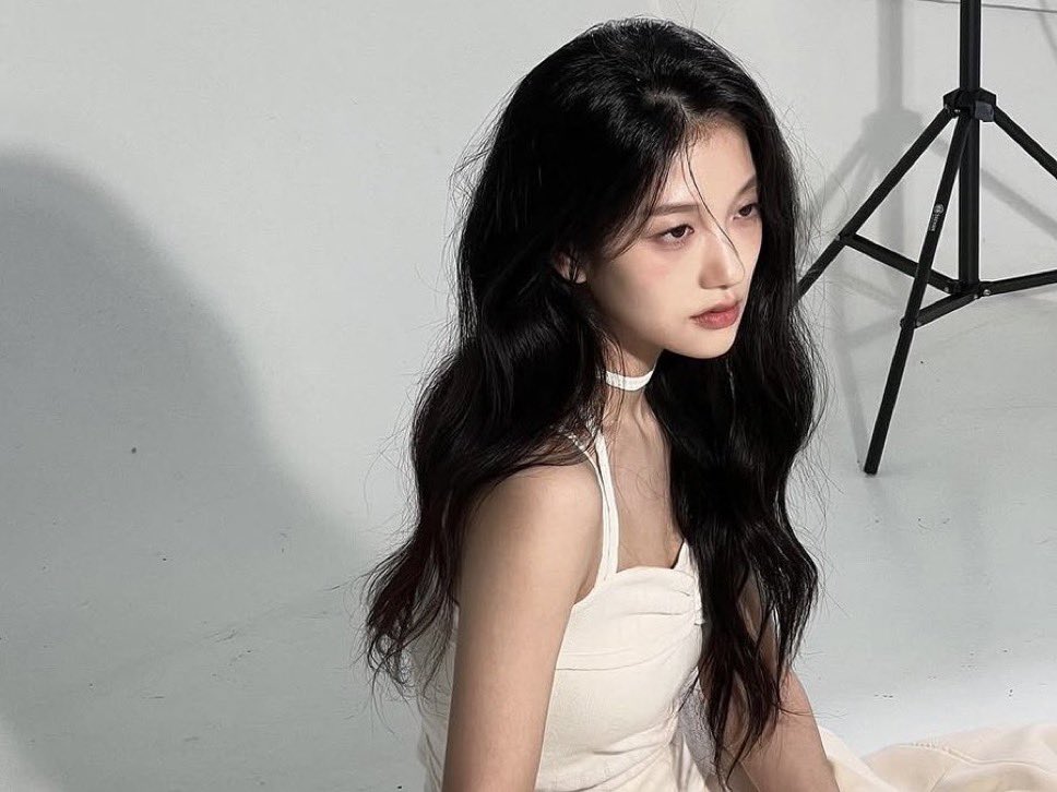 arabfromis's tweet photo. رسالة سويون بمناسبة السنه الجديده 
🐈‍⬛: بفضلكم استطعت أن أقضي عام 2025 بشكل مليء بالإنتاجية والطاقة. عدت مرة أخرى لأنني أردت أن أقدّم تحيتي قبل أن ينتهي العام. شكرًا لكم لأنكم دعمتموني وانتظرتوني ، لقد كان عامًا مليئًا بالامتنان. أرجو أن تعتني بي جيدًا في عام 2026 أيضًا https://t.co/W4DqwrYYhi