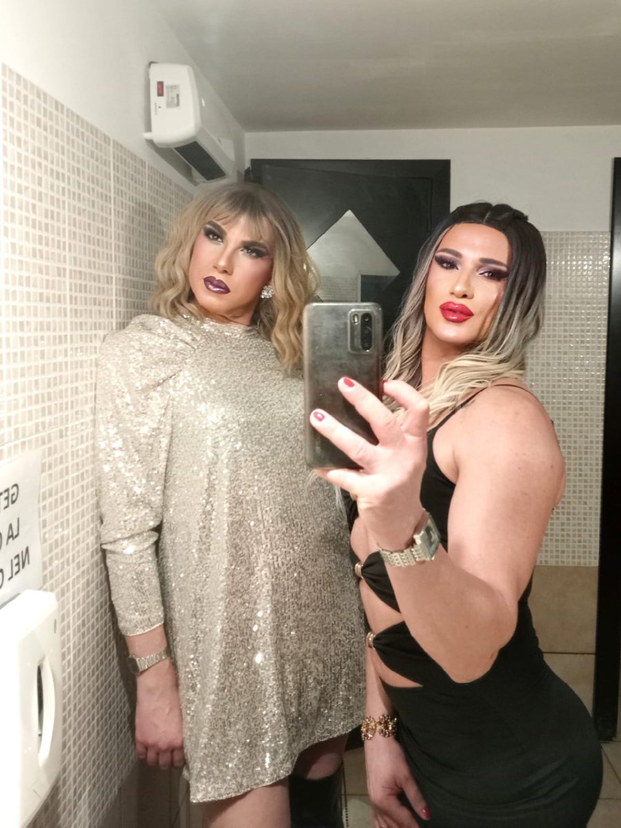 pig_italian's tweet image. Noi che non ci fermiamo maiiii..... le nostre serate super top 💥 @MartinaMilano91 🤭😘 al #mondodiatlantis @JessicaRizzonew