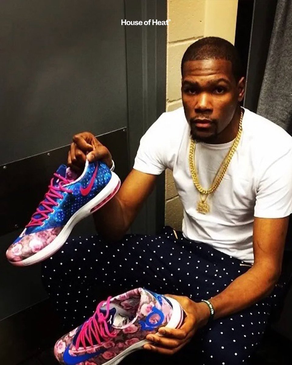 houseofheat's tweet photo. BREAKING: Kevin Durant's Nike KD 6 "Aunt Pearl" Returns Holiday 2026 💕 https://t.co/AvzvJvFXg4