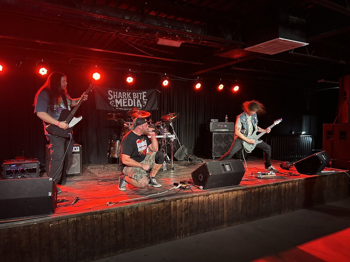 NoRegretVet's tweet photo. @Grey_Areas_Band Hell of a fun show last night with you guys! Safe travels on the rest of your tour! 🤘Hopefully we get together again soon! https://t.co/hIJccfQhIi
