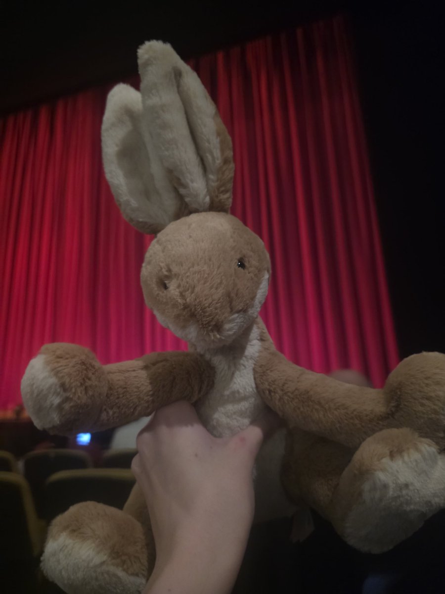 AngelOfHorrors9's tweet photo. Can't believe tonight is the last ever show. Such an amazing experience, brought tears of laughter  🥹

Bernie Clifton being the last guest is perfection ✨️

Will forever love inside no 9 🐇 https://t.co/ahiUN7zSyk