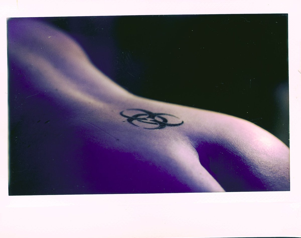 BB-BttmLad-LDN tweet media