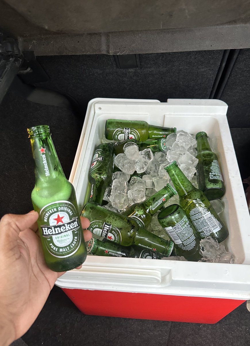 papyborn's tweet image. December, which was practically a sequence of many Saturdays