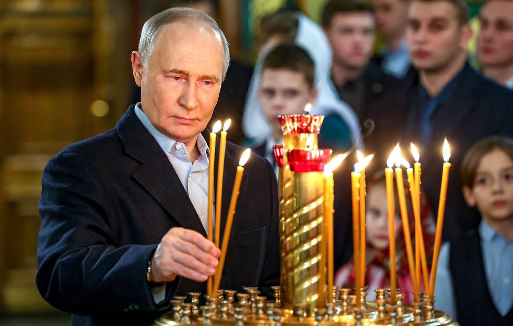 🇷🇺 Президент России В.В.#Путин:

✍️ Сердечно поздравляю вас с Рождеством Христовым ☦️

Этот чудесный праздник озаряет мир светом добра и любви, дарит миллионам людей надежду, радость приобщения к отеческим духовным традициям.

t.me/MID_Russia/718…