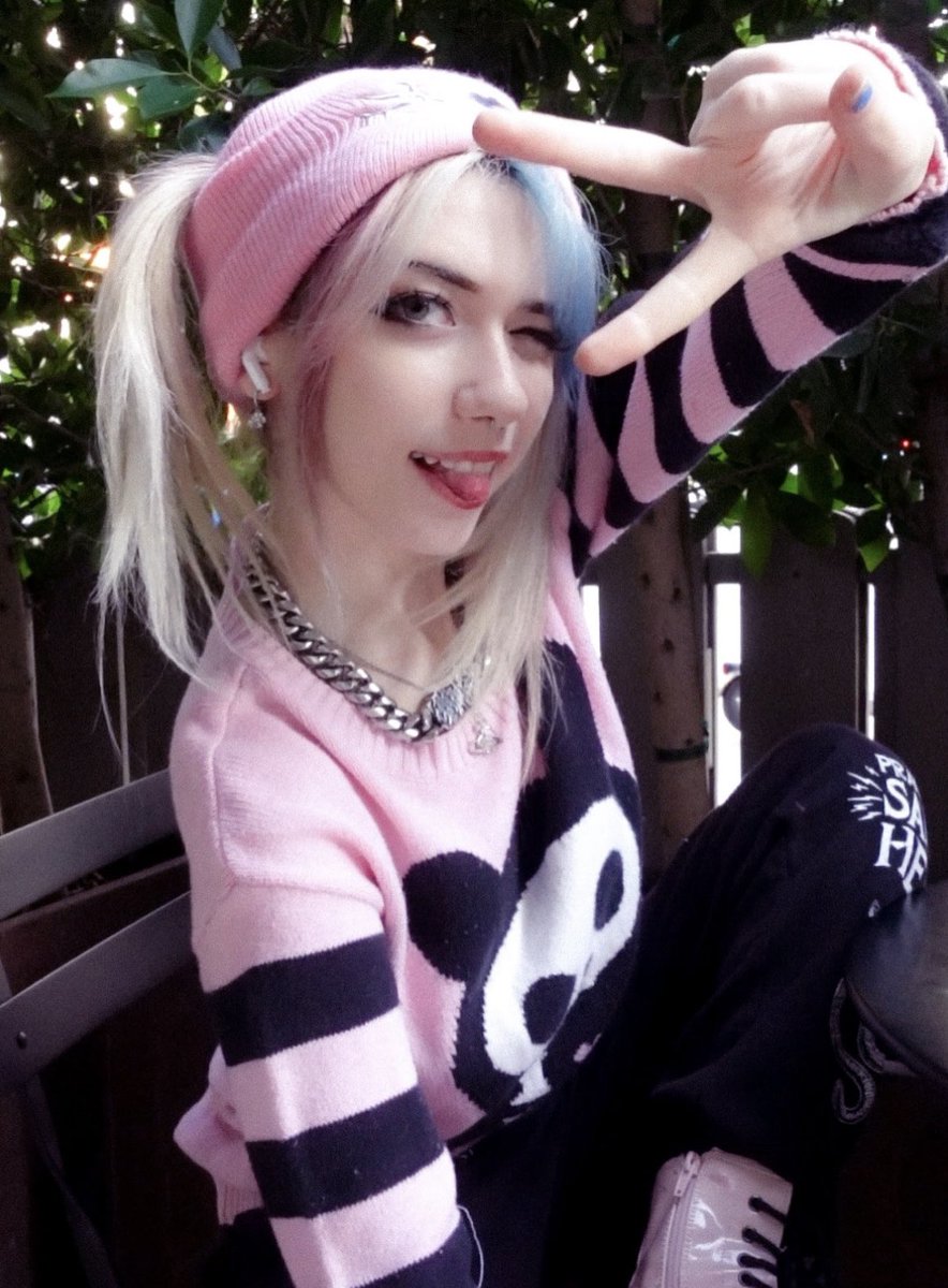 •C•A•M• tweet media