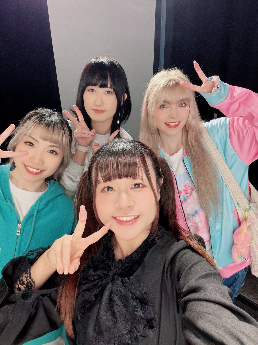 nonsweet_ca's tweet image. Last weekend was truly magical 💖

A big thank you to everyone who came out to support us at @/majiawa.idolstage! Seeing your faces and hearing your cheers was the best way to kick off the new year!🔥

Stage photo 📷 @/apprentice_m