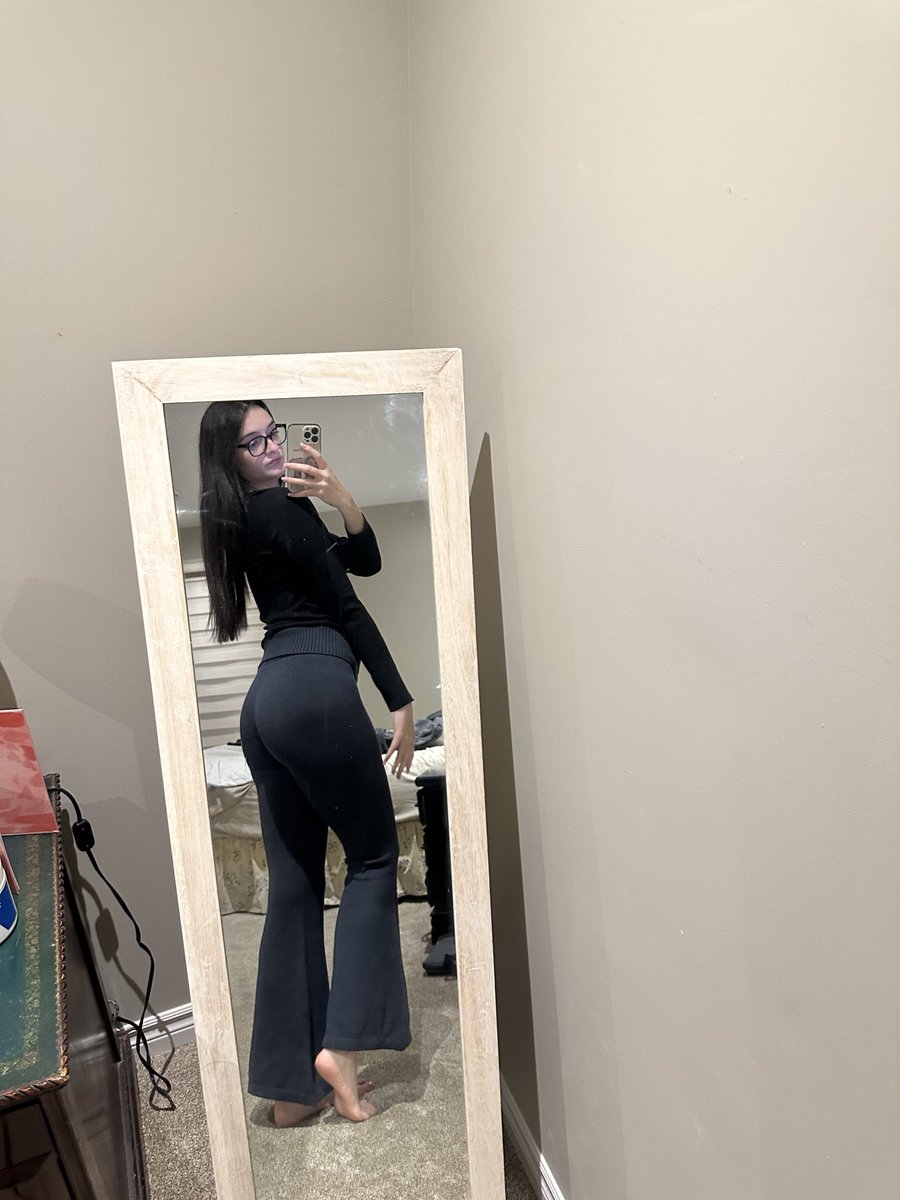 hotter than ur ugly wife🥰