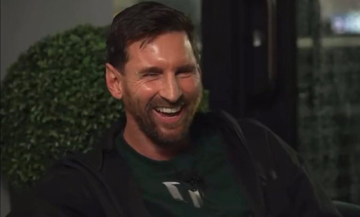 Somhiseremfcb's tweet photo. 🗣️Messi: "Neymar y yo siempre terminamos enviándonos esos mensajes y..."

"Una vez incluso me envió un meme de Instagram Reels y me reí mucho". https://t.co/ymuJZyURjm