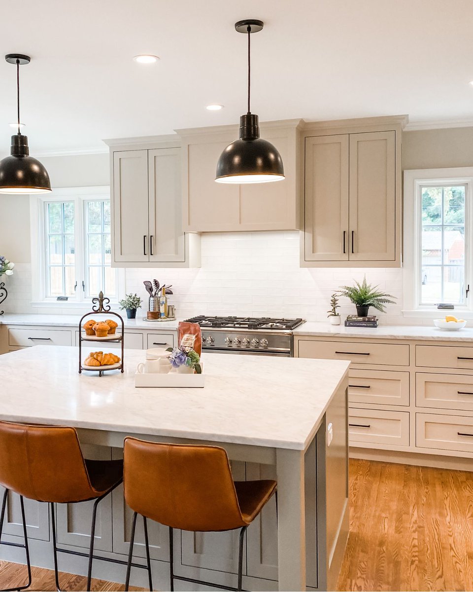 GrantHomesTulsa's tweet photo. Your kitchen should feel welcoming, intentional, and uniquely yours. Let up help you build the space you’ve been dreaming about! 

#kitchenrenovationtulsa #kitchenremodel #tulsaremodel https://t.co/UVPMbmdOyx