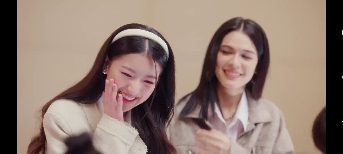 Nanny_Aouboom's tweet photo. How I'm going to miss my girls, they really are the first GL couple I've enjoyed and loved so much, see you soon my laneesea, you'll always have a place in my heart😭🩷
Thanks girls🥹
@Singleniii_ @ja_jutr

#TheLoveNeverSetsFinalEP
#Nikitaparkin #JajaJutarat https://t.co/L2F7RWuEqT