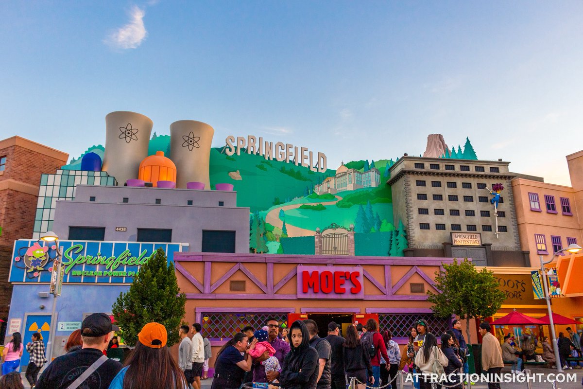 AttractInsight's tweet image. Step into the world of The Simpsons at Universal Studios Hollywood!