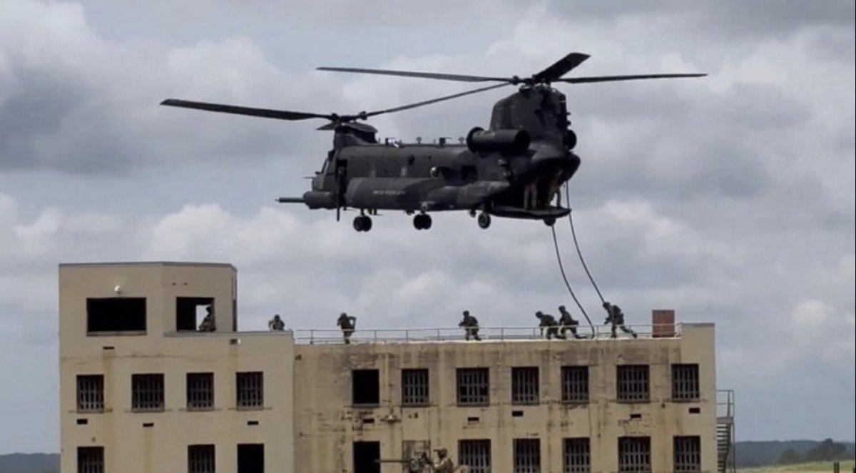 porqueTTarg's tweet image. "Casa de Maduro"

Porque esta fue la réplica de la Casa de Maduro con la que durante meses el ejército norteamericano ensayó la operación de captura.