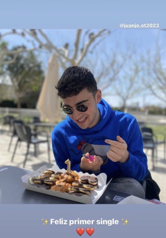 rompeolastan's tweet photo. quien se acuerda 🤧🤧🤧 sus primeros singles 🤲🏻 https://t.co/bI23LUE0Ha