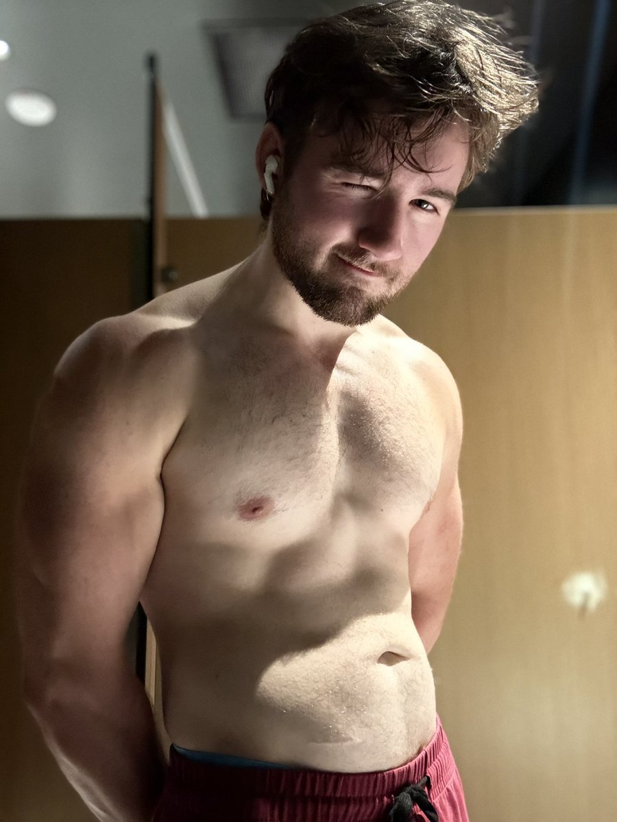 banjotears's tweet image. a boy who’s jacked and kind