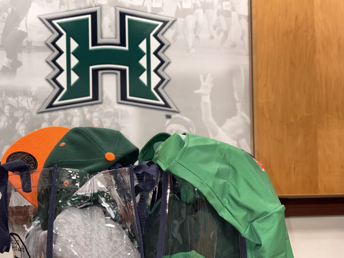 ハワイ大学Rainbow Warriors (@UHAthleticsJP) / X
