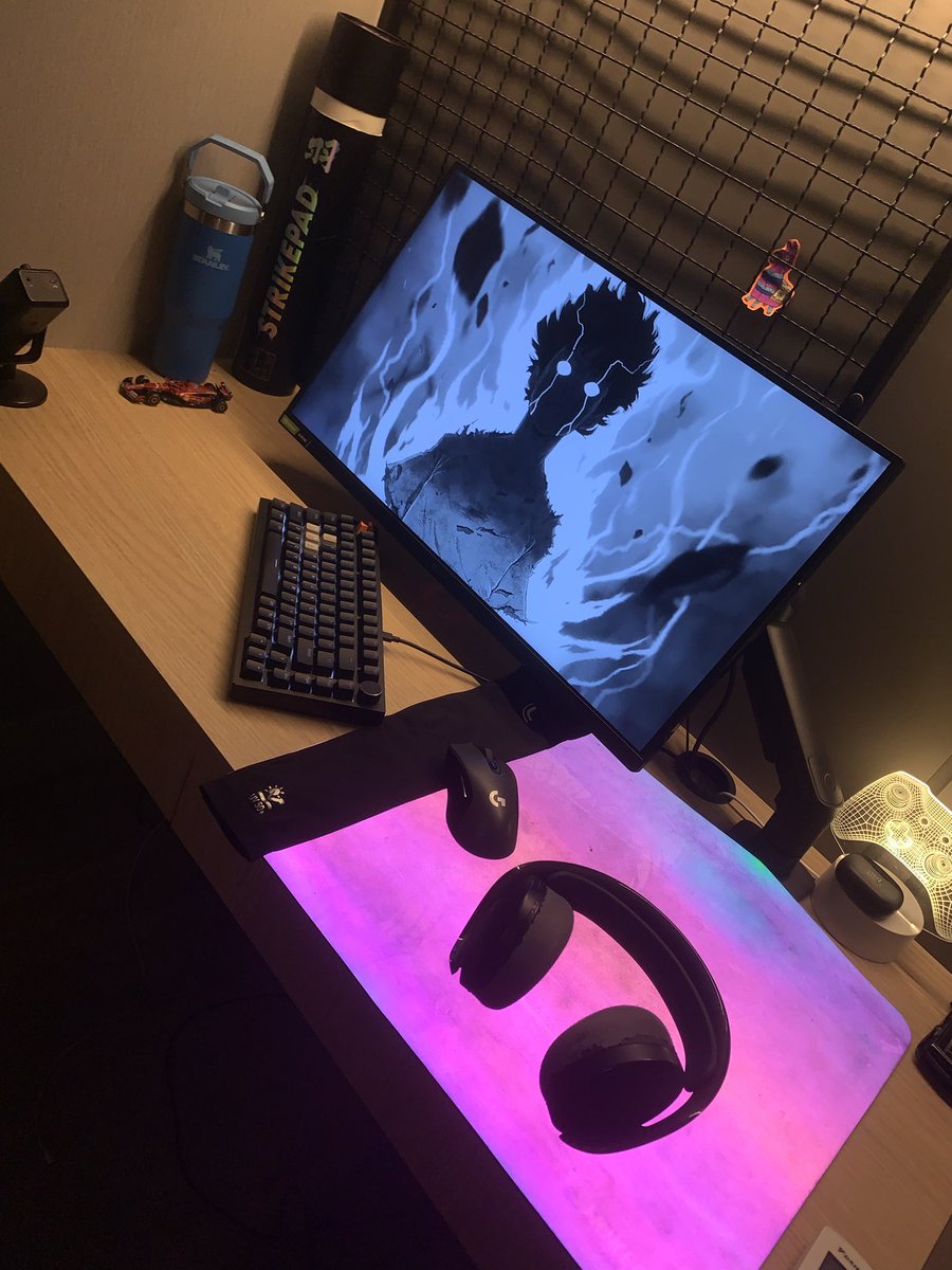 Bauergoat's tweet photo. @wyareloz Pc 

Rtx 5070 
R7 7800x3d 
32 gb 
Tá na prateleira 
Em processo 
N está pronto to no console https://t.co/FNu3RXtNgQ