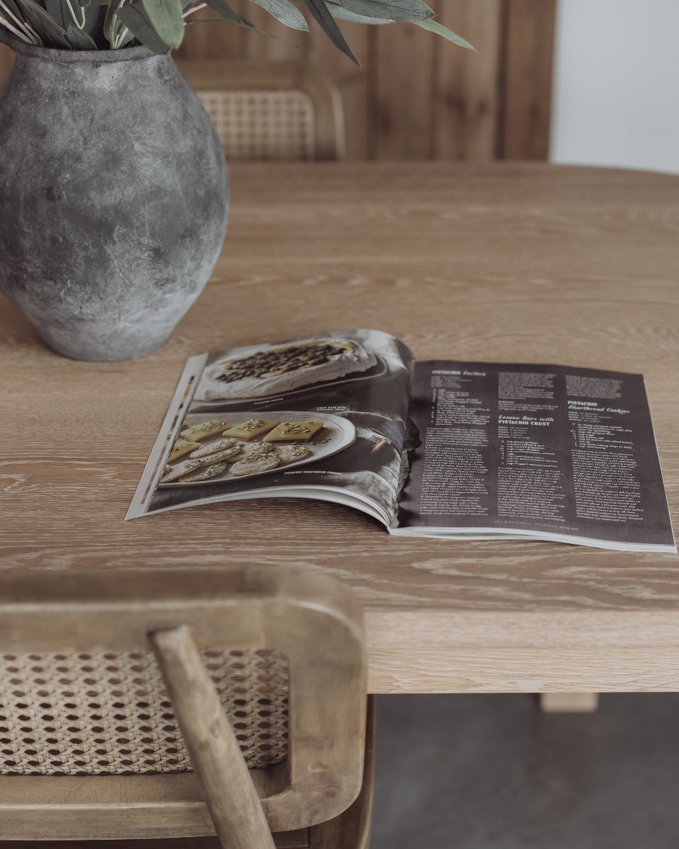 An elegant dining table meant for everyday use! 😍 

Rustic Fence Design crafted this stunning table from white oak and used Oil Plus 2C "Mist 5%" to finish it!

MORE: bit.ly/3N5TFVa

📷: Ashley Photography

#rubiomonocoat