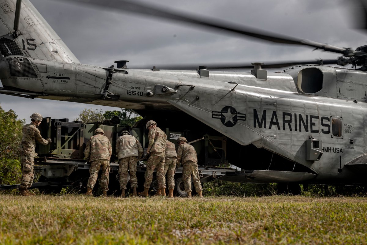 12月4日、海兵隊第31海兵遠征部隊第265海兵中型ティルトローター飛行