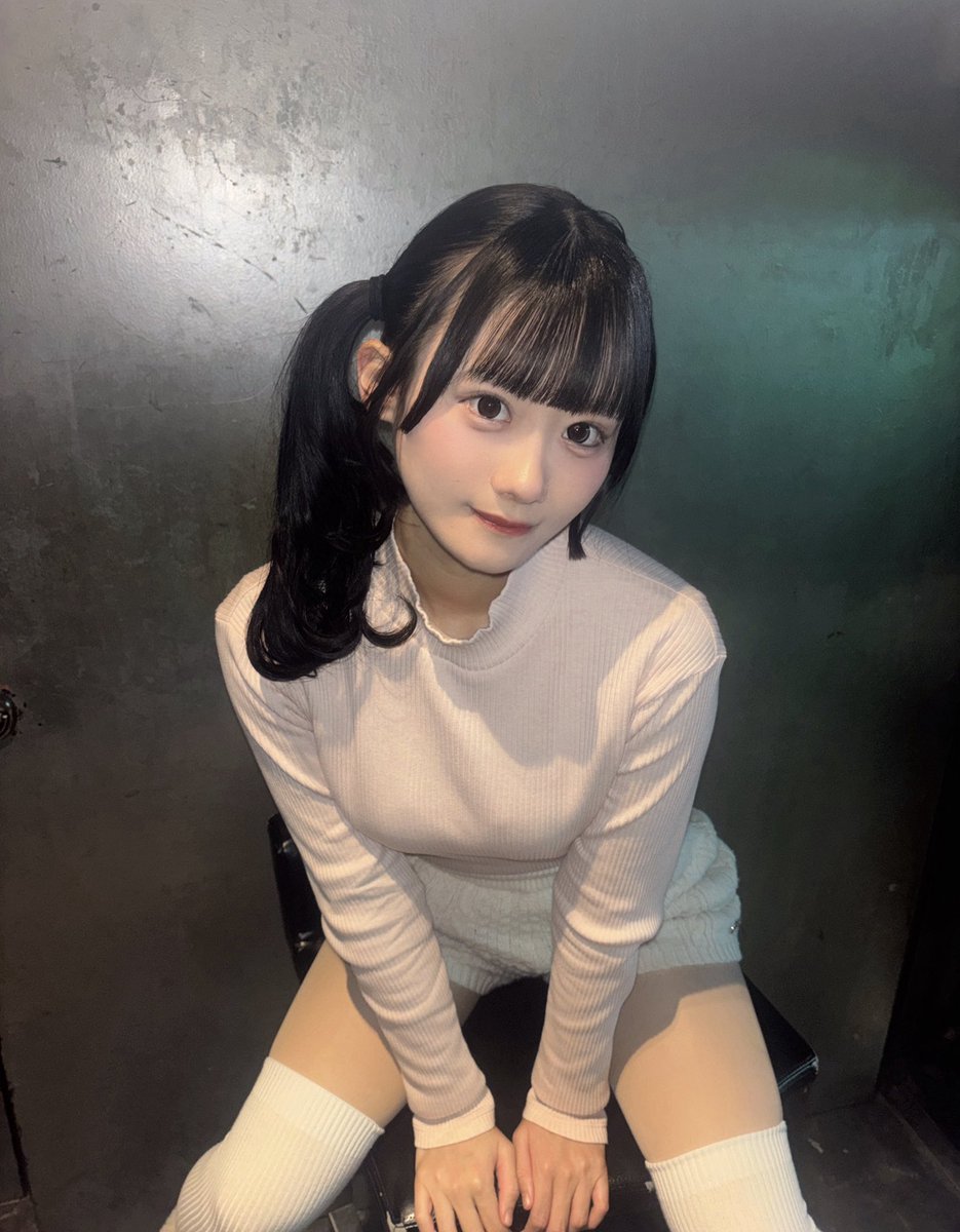 mby_kyoka's tweet image. ショートパンツ×ニーハイ すき？♡