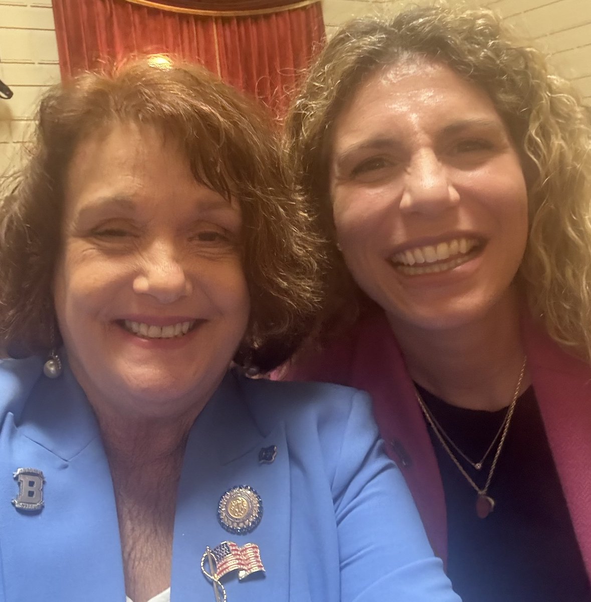 Mia Ackerman tweet media