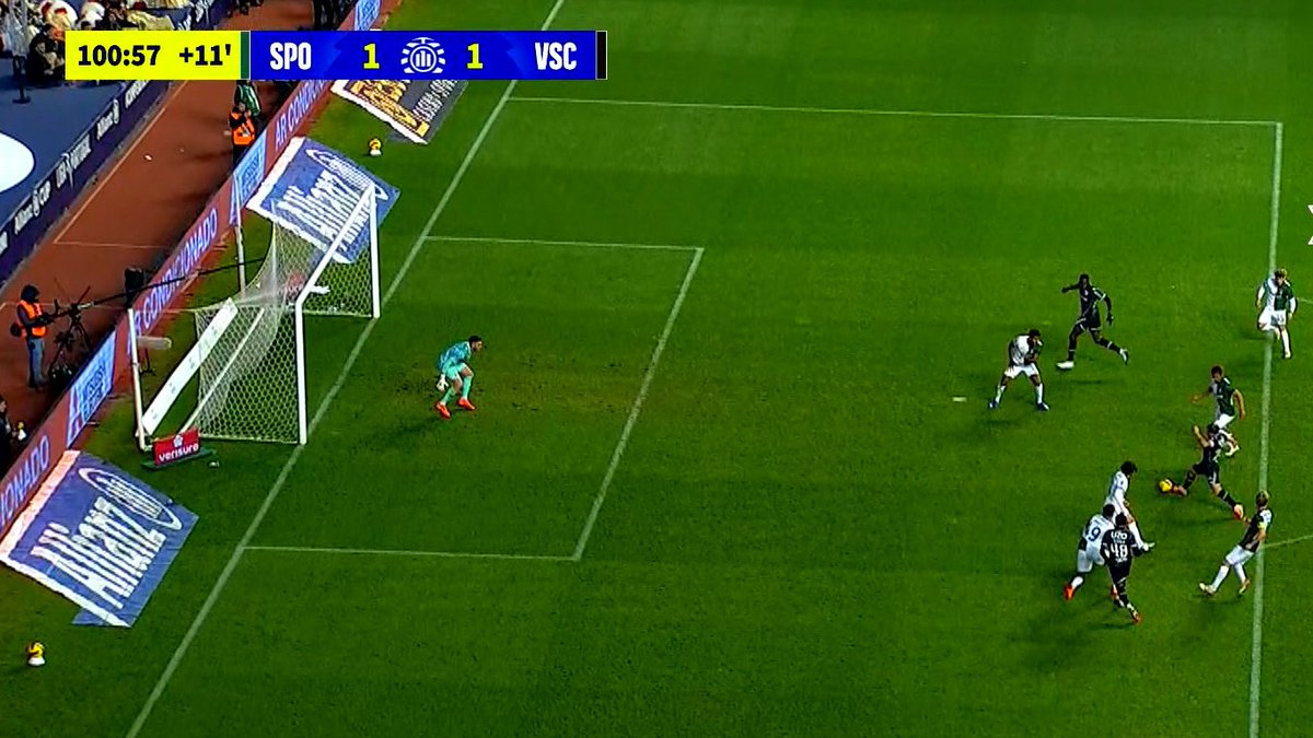 GoalsXtra's tweet photo. 😂 Linesman flag up for Alioune Ndoye bur VAR confirmed goal! https://t.co/nIb8D4FxrG