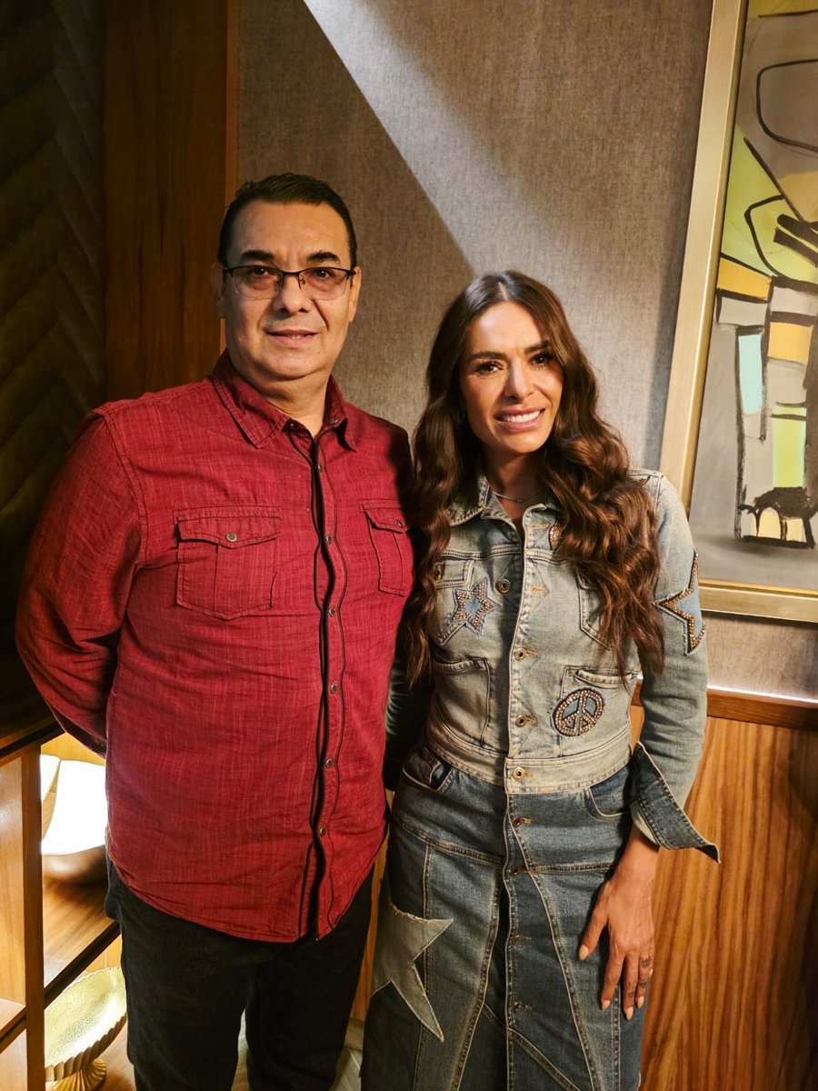 LaR_IdeSaltillo's tweet photo. Lic. Edgar López y @GalileaMontij_  @GalileaMontijo bendiciones 🙏🙏☺️☺️🥰🥰👍🏻👍🏻 https://t.co/zxpjPTj2VR