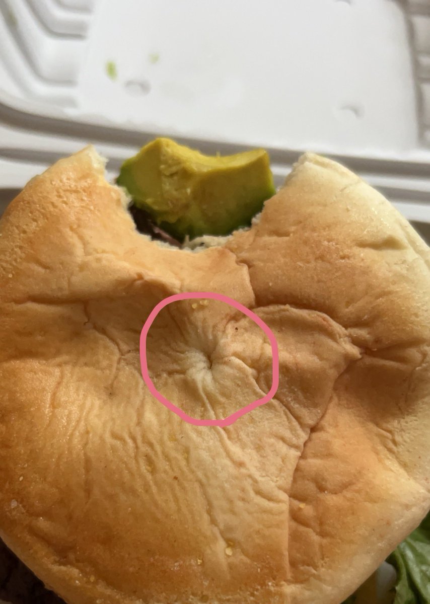 favoritegin's tweet photo. @SanagiYuzu ima let you finish, but first check this shit y'all: tell me why I got a burger today and it came with a whole ass booty hole? https://t.co/U85MnoOo0b