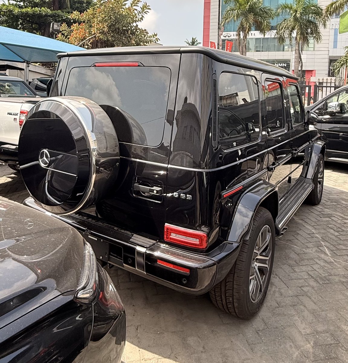 ardocars_'s tweet photo. 🚘 Unleash Power &amp; Prestige – 2024 Mercedes-Benz AMG G-63
Command the road with unmatched style and performance.
4.0L V8 Biturbo Engine 
Luxurious Leather Interior 
Advanced MBUX Infotainment System 
Iconic Boxy Design &amp; LED Lighting 
Own the legend. 
DM Ardo Cars 08113890407 https://t.co/CRzuXiVcqt