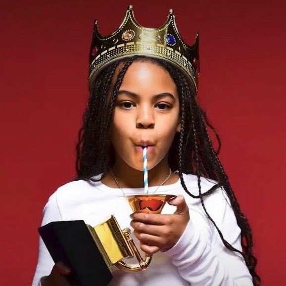 ELA CRESCEU! Blue Ivy, a pessoa mais jovem da história a vencer um Grammy, está completando 14 anos.