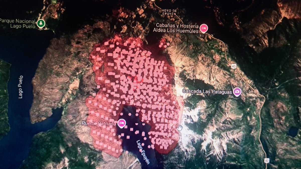 Inicia en Puerto Patriada (Chubut) mas de 700 evacuados, con una "ingenieria" para propagar el fuego maximizando el daño, que va para los dos lados, region Rincon de Lobos hacia arriba para el lado de Epuyen y en la tercera foto pueden apreciar como se comporta el fuego de manera