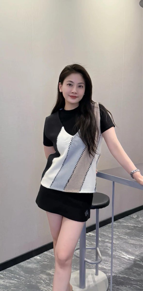 ratchanee1933's tweet image. Enjoying my best years with confidence and a little cuteness 💫