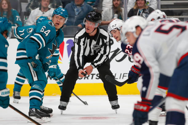 ScoutingTheRefs's tweet photo. Blue Jackets vs. Sharks
Referee: Kyle Rehman #10
Referee: Corey Syvret #23
Lines: Caleb Apperson #77
Lines: Jonathan Deschamps #80
https://t.co/bdAiIztJx3 #CBJ #TheFutureIsTeal #CBJvsSJS #Jackets #Sharks #SJSharks #BlueJackets #NHL https://t.co/kOrGWhLOQa
