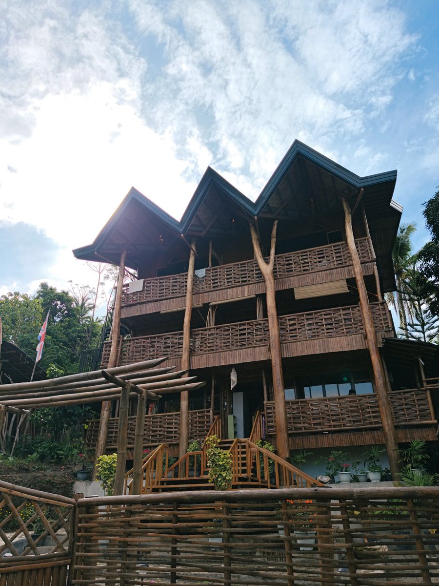 GoGoGoGoGoBrian's tweet image. When in Samal. 🏝️ 
with Tangkalan sa Manok. 🐔