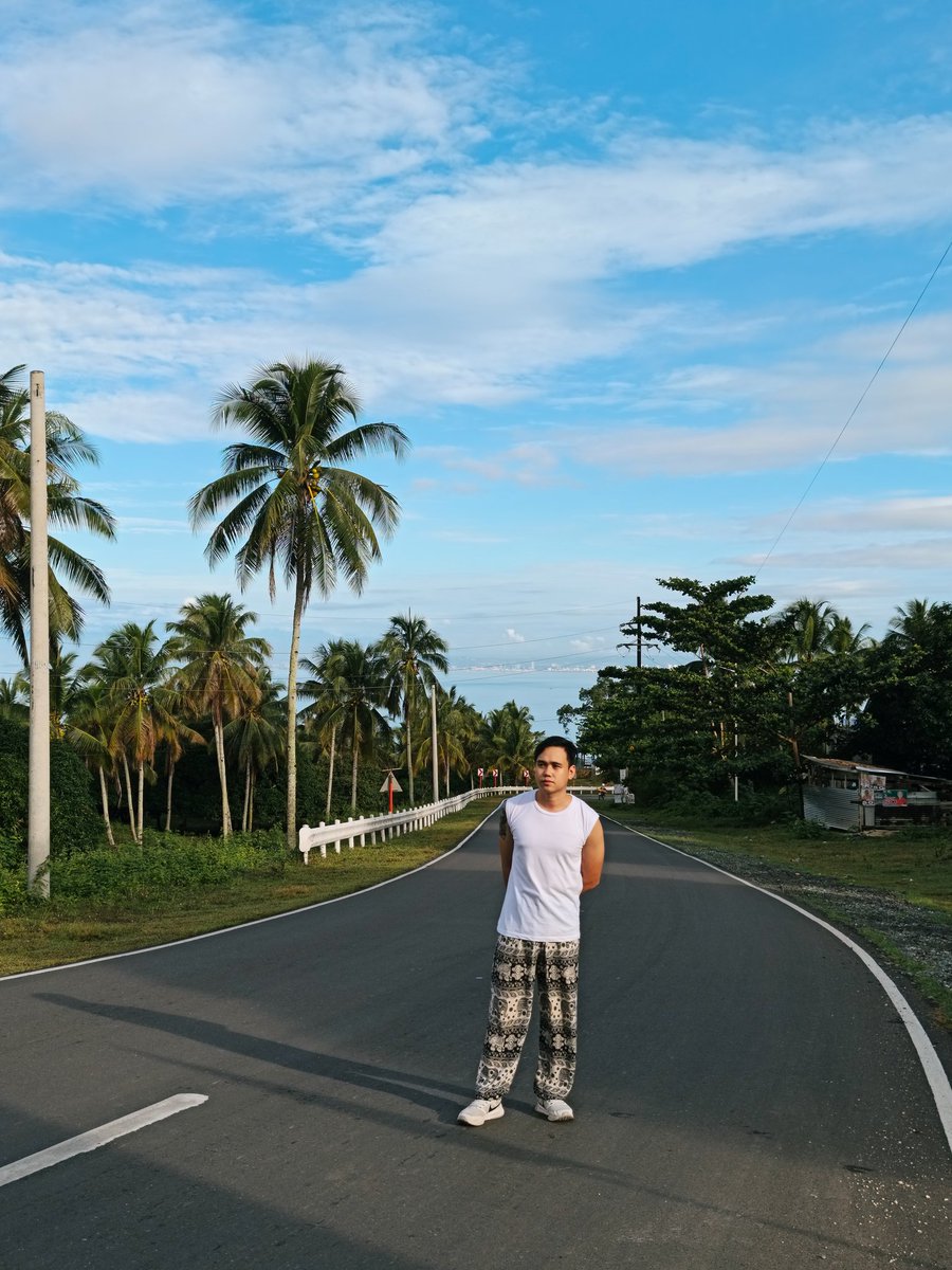 GoGoGoGoGoBrian's tweet image. When in Samal. 🏝️ 
with Tangkalan sa Manok. 🐔