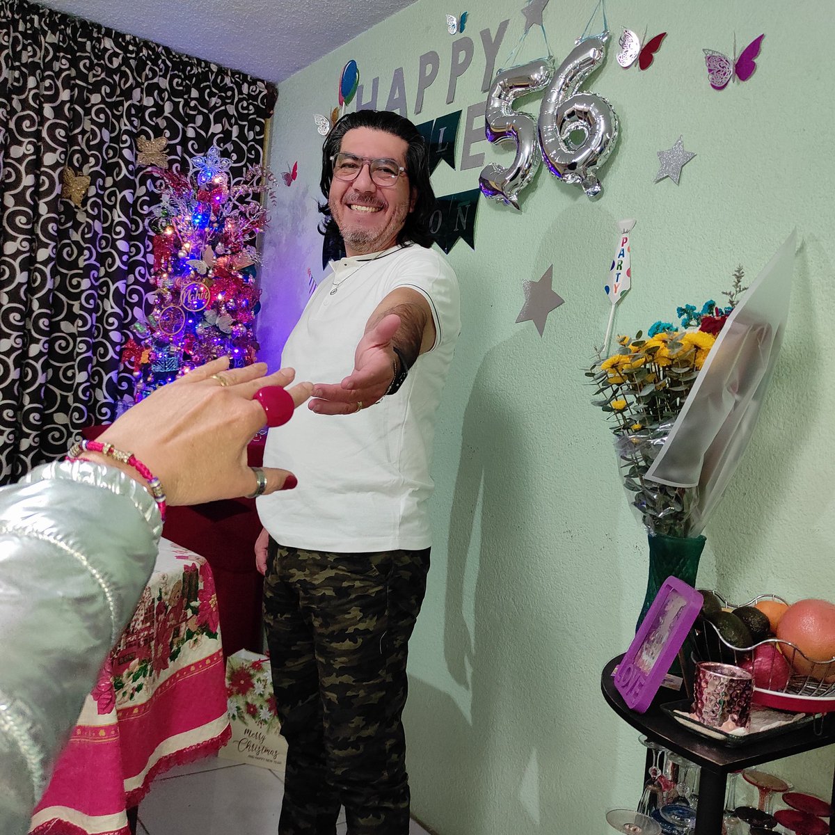 #NuevaFotoDePerfil
Feliz cumpleaños para mí! 
Muy agradecido
1Enero2026